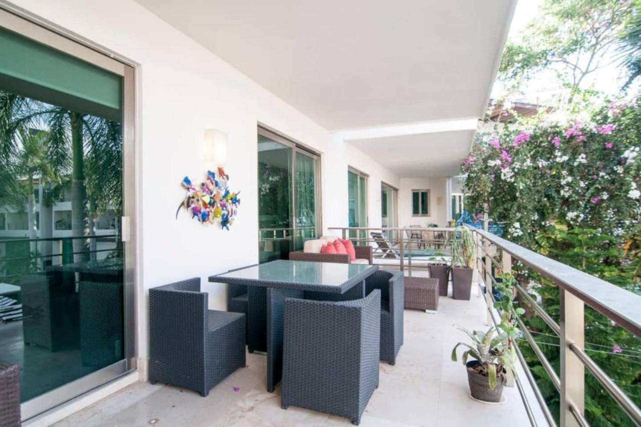 Luxurious & Central Condo In Playa Steps From The Beach Playa del Carmen Kültér fotó