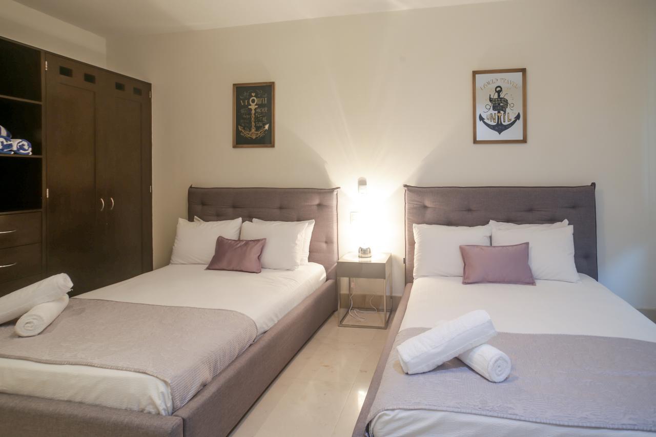 Luxurious & Central Condo In Playa Steps From The Beach Playa del Carmen Kültér fotó