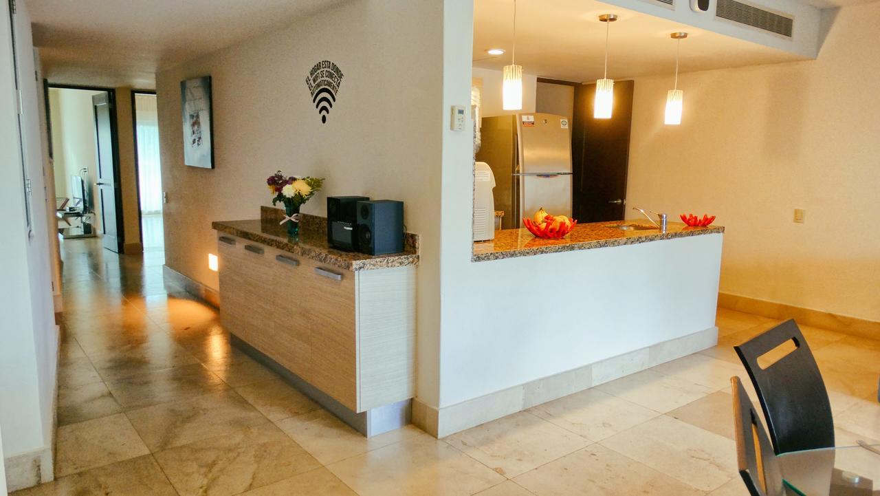 Luxurious & Central Condo In Playa Steps From The Beach Playa del Carmen Kültér fotó