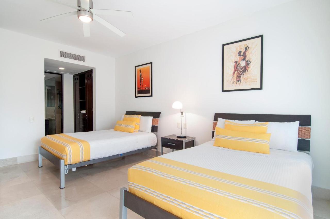 Luxurious & Central Condo In Playa Steps From The Beach Playa del Carmen Kültér fotó